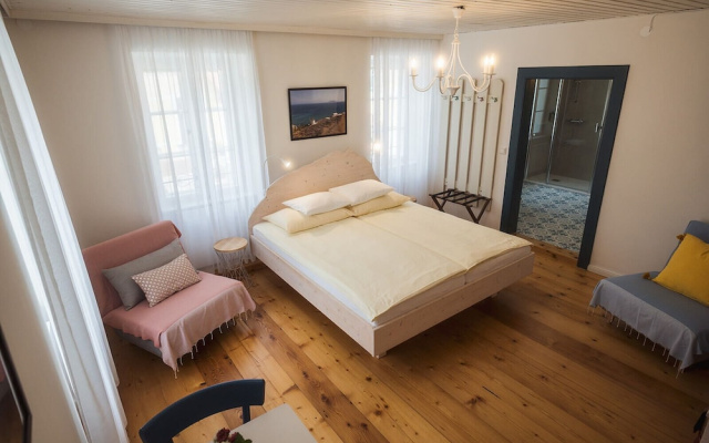 Wanderlust Boutique Rooms
