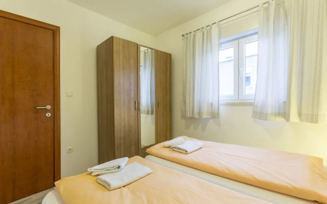 A2 - Spacious apt With the sea View & use of Pool