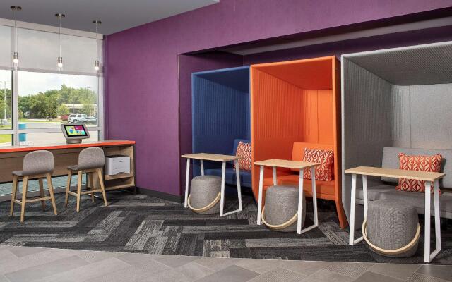 Tru by Hilton Charleston Ashley Phosphate