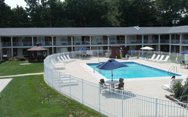 Crystal Inn Eatontown