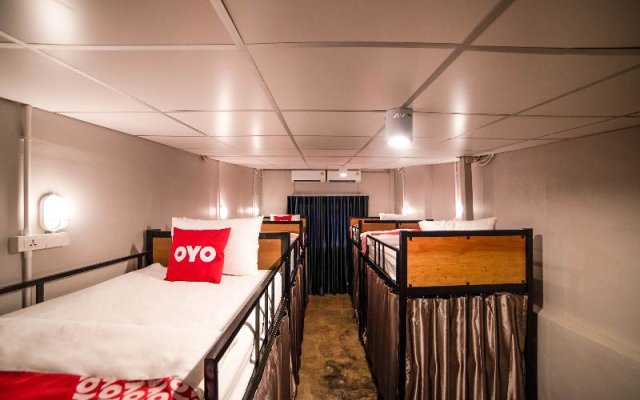 Lemon Siam Hostel by OYO Rooms