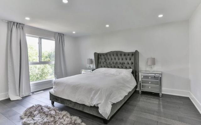 QuickStay - Classy 5brm House in Vaughan