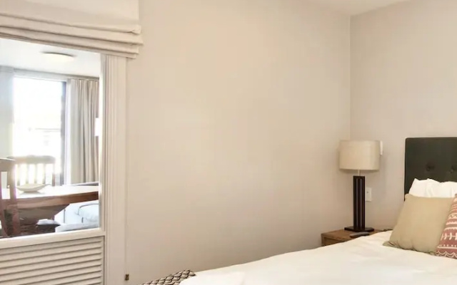 The Beacon - 2 Bedroom Town Center Apartment