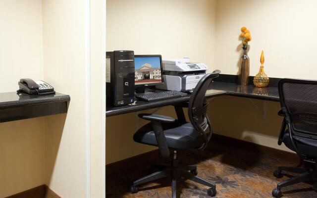 Holiday Inn Express Hotel & Suites LAMAR by IHG