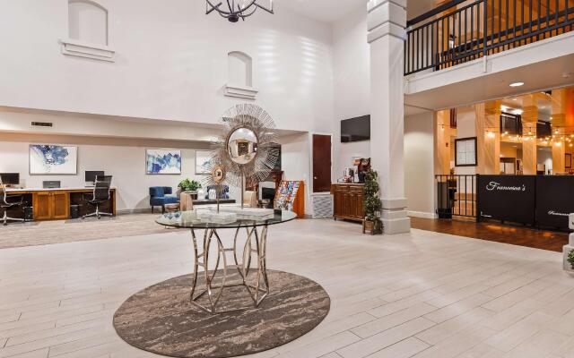 Best Western Plus Villa Del Lago Inn Patterson