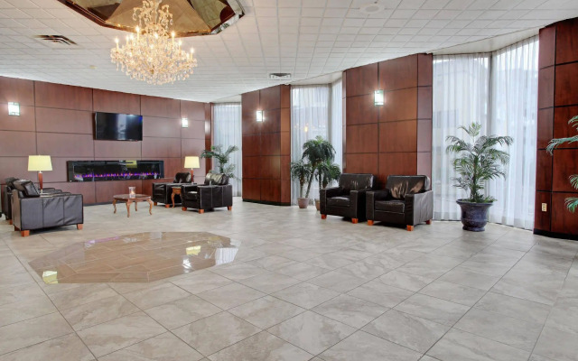 Travelodge by Wyndham Lloydminster