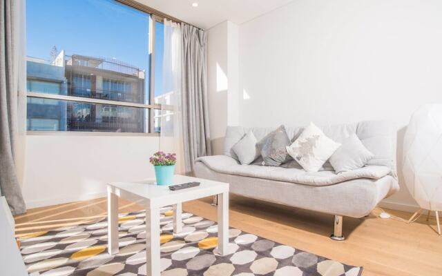 Roseberry Apartment For Travelling Couple In Green Square