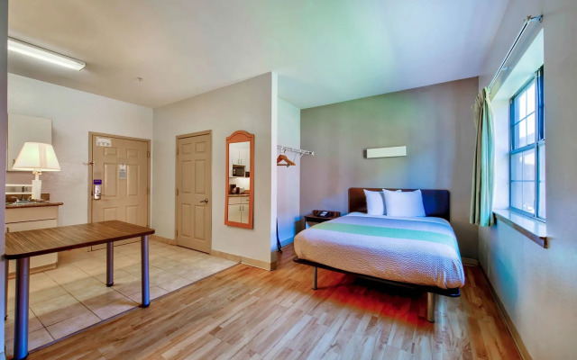 OYO Townhouse Beaumont Medical Center Area