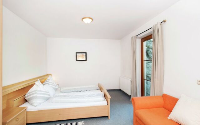 Pretty Apartment in Saalbach-Hinterglemm near Ski Area