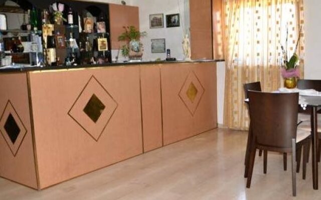 Anna Studio