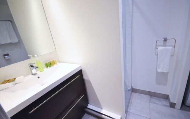 LikeAHotel-Ste Catherine/Downtown Montreal