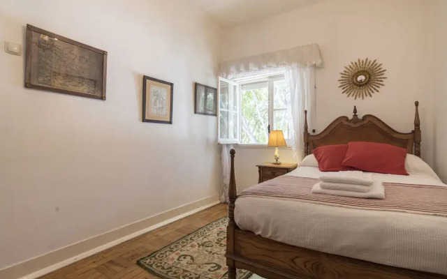 Rustic Seaview Apartment in Cascais