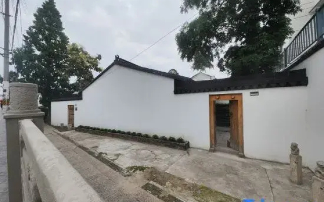 Zhujiajiao Ancient Town Yurongju Inn (Zouping Road Branch)