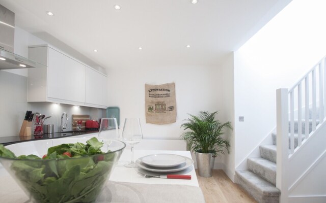 Greyhound Residences by Allô Housing