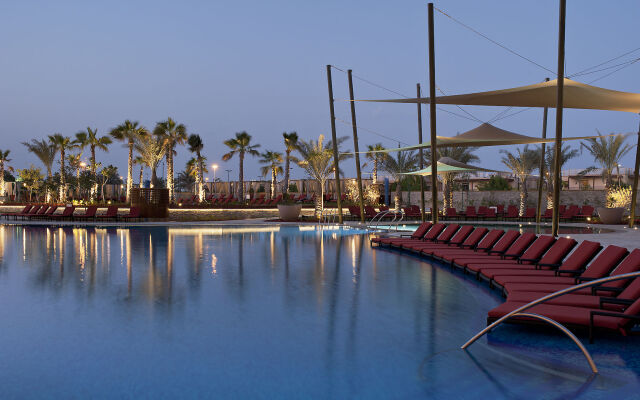 VOGO Abu Dhabi Golf Resort & Spa