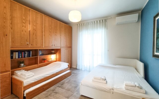 JOIVY Bright Flat W/2 Balconies & Sea View