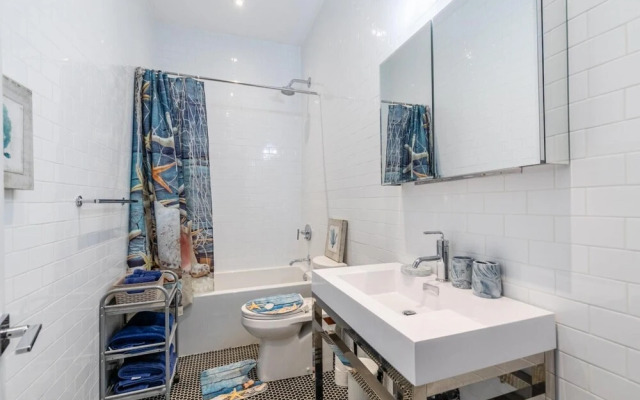 2BR 2 Storey Loft Free Parking Gym 4