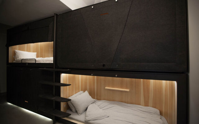 SLEEEP - Capsule Hotel
