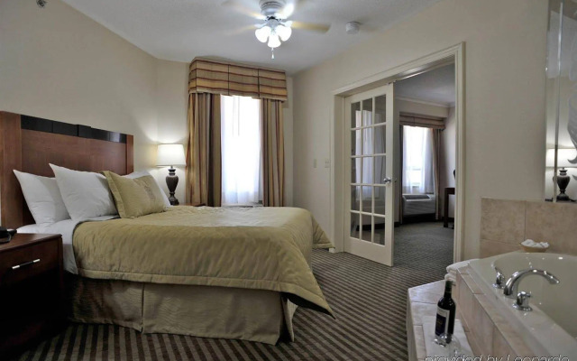 Monte Carlo Inn Barrie Suites