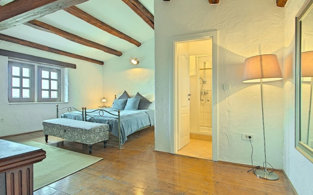 Renovated Holiday Home With Private Pool At 5 Km From The Resort Of Porec And Beach - Resort in Porec - Photo 3