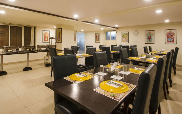 Sravya Compact Residency by OYO Rooms