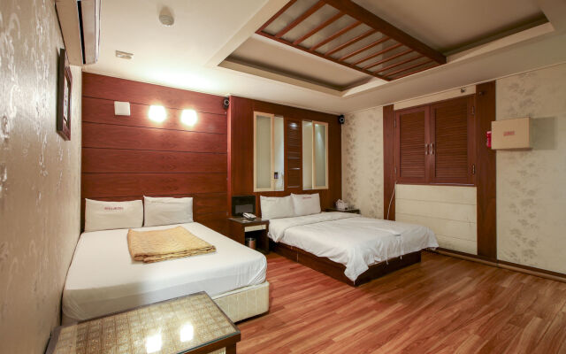 Rozy Hotel