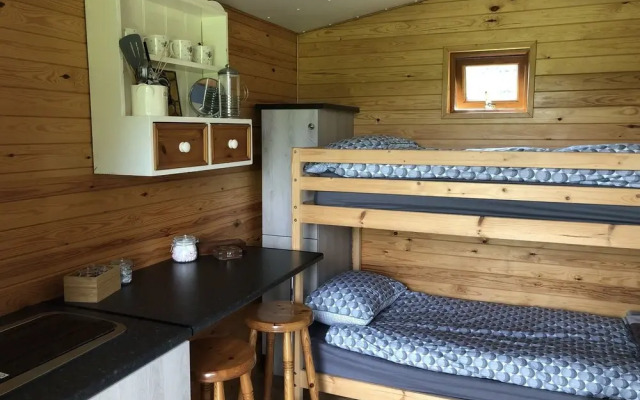 Beehive @ Westcote Glamping- Campsite