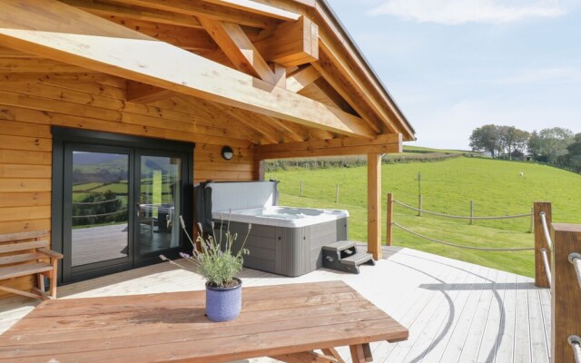Bryn Eiddon Log Cabin