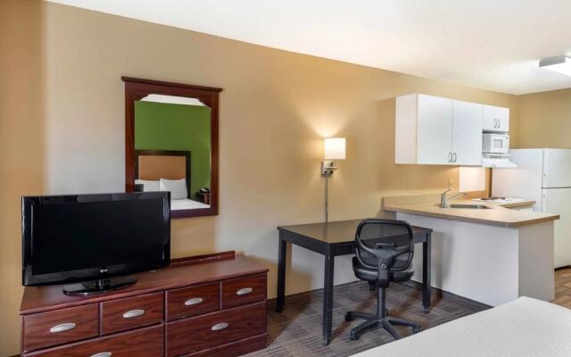 Relax Suites Extended Stay - La Mirada