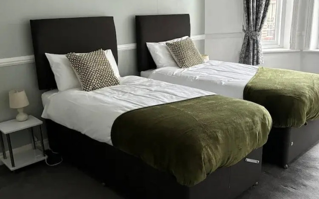 in Bournemouth With 2 Bedrooms and 1 Bathrooms