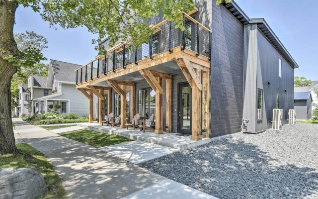 Elkhart Lake Townhome, Mins to Road America!