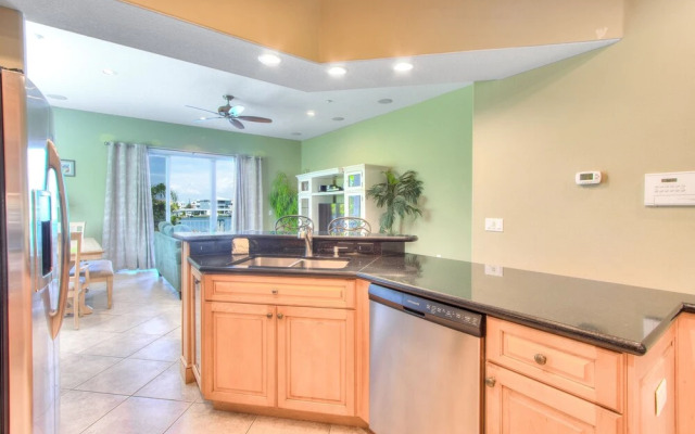 Bayway Luxury Townhome 4 Bedroom Townhouse by RedAwning