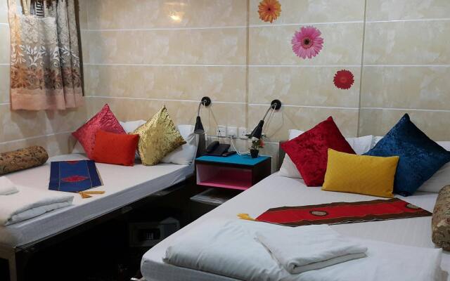 Hong Kong New York Guest House (TST Metro H Exit)