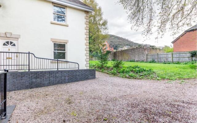 Apartment 4 Hillbrook House, Malvern - Guest Homes