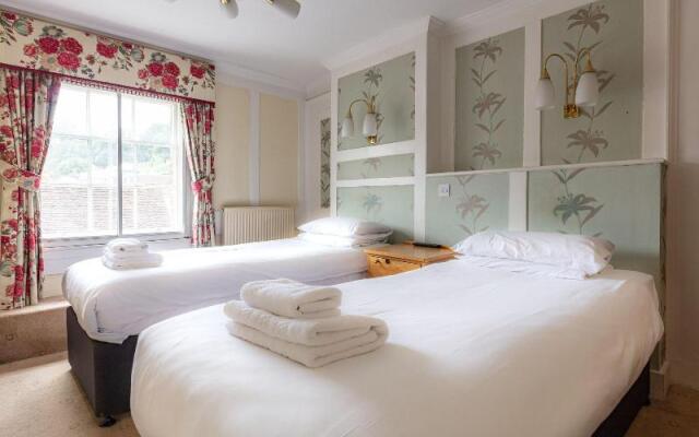 The George Hotel, Amesbury, Wiltshire