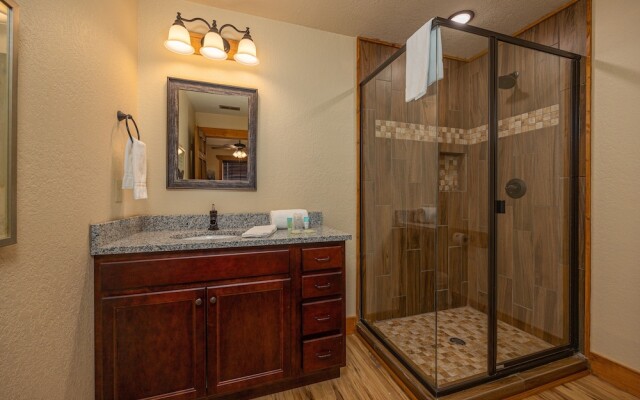 Splashing Bear Lodge