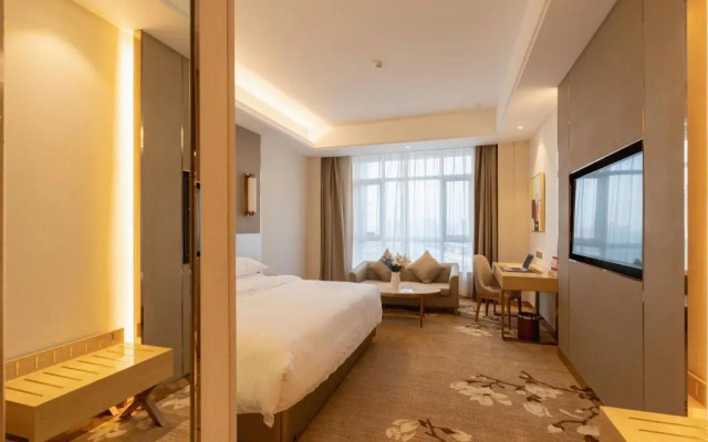 Vienna International Hotel (Wuhan Yangsi Port Yangtze River Bridge)