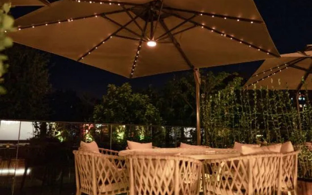 Xishuangbanna Jinghong No.1 Mansion (Splashing Square)