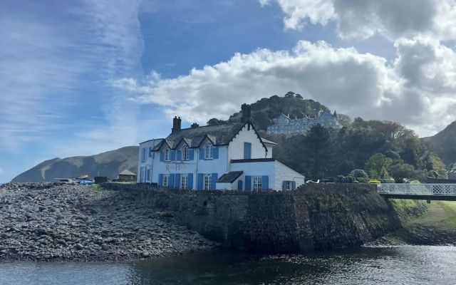 Rock House Hotel