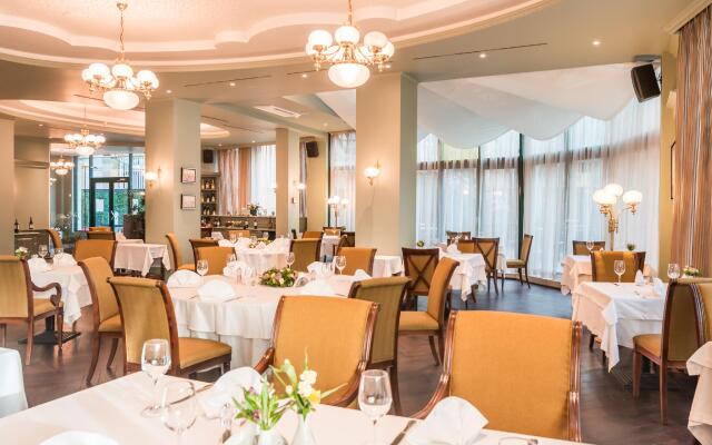 Crystal Palace Boutique Hotel