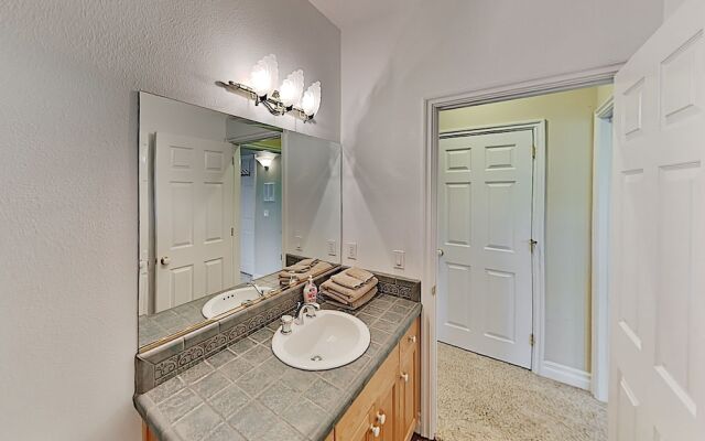 255squir 4 Bedroom Home