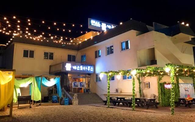 gangneung fall guesthouse - Hostel