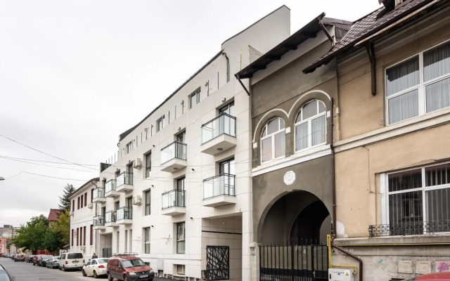 Sunflower- Designer 2R apartment near Piata Unirii with circular terrace