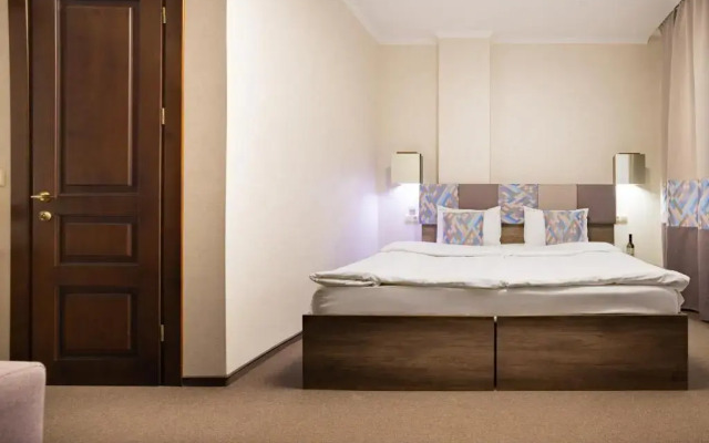Private Rooms in Hotel Lift 1R