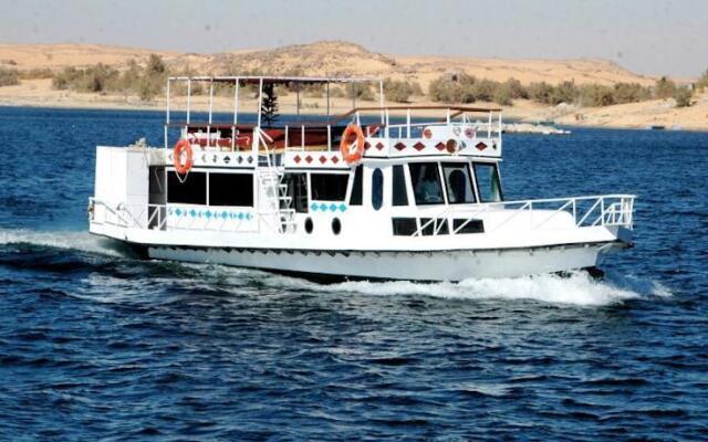 Safari Boat Nubian 1