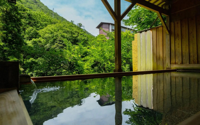 Yamanaka Onsen Ohanami Kyubei