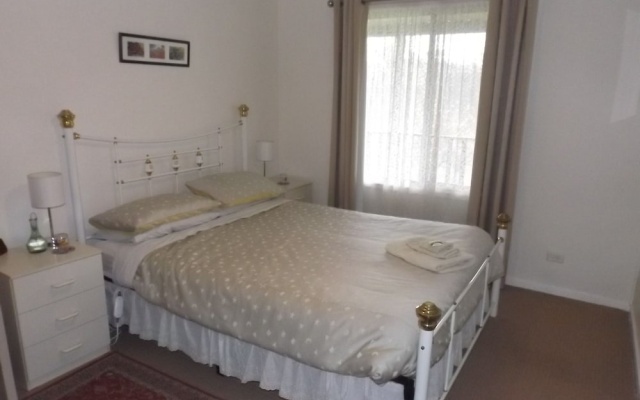 Taralee Orchards – Guest Rooms – Wirrabara