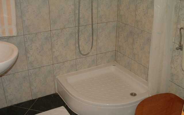 Tonka - 10 m From Beach - A4