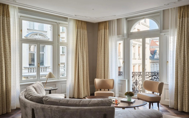 Rosewood Vienna