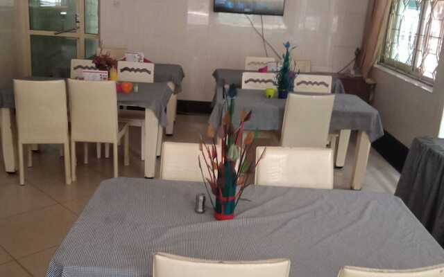 Holmand Hotel